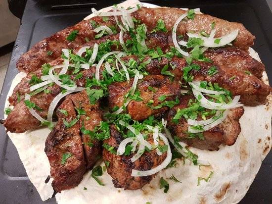 Traiteur arménien avec buffets chauds ou froids préparés sur mesure pour des repas d'entreprise Allauch et les Bouches-du-Rhône